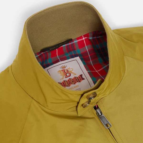Collar on Baracuta G9 Made In England Mod Harrington Jacket in Moss Green
