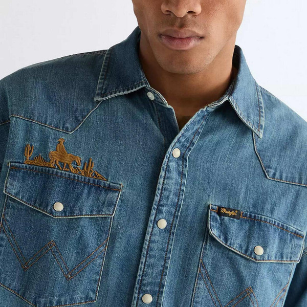 Wrangler Men's Retro 1980s Oversized Denim Western Shirt with Embroidery in Trail Blazer Blue - Chest Embroidery