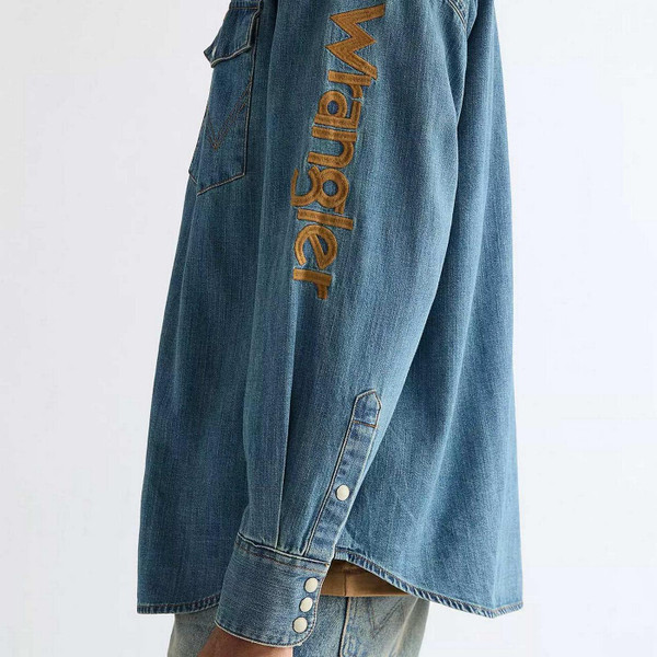 Wrangler Men's Retro 1980s Oversized Denim Western Shirt with Embroidery in Trail Blazer Blue - Sleeve Embroidery