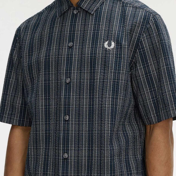 Fred Perry Men's Mod Short Sleeve Seersucker Check Shirt in Navy - Front Collar