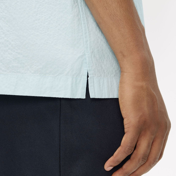 Side hem split on Fred Perry Men's Retro 70s Seersucker Resort Collar Shirt in Light Ice