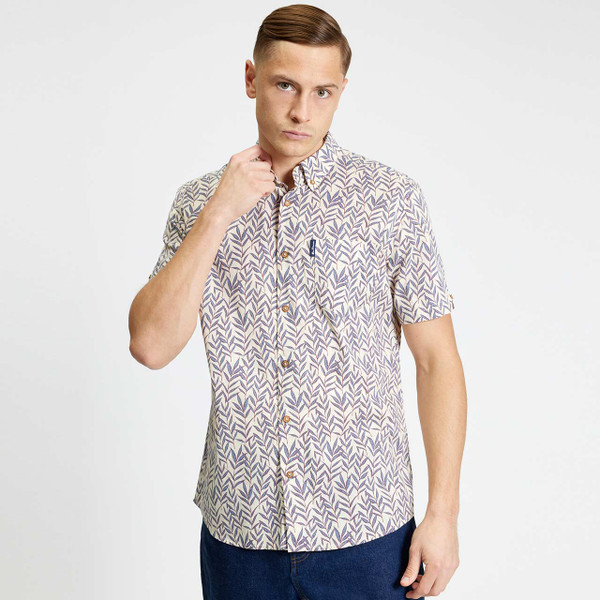 Model Wearing Ben Sherman Men's Mod Button Down Leaf Print Short Sleeve Shirt in Oyster