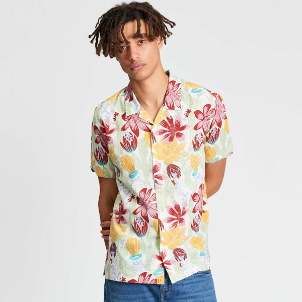 Model Wearing Ben Sherman Men's Retro 1970s Cactus Print Resort Collar Shirt