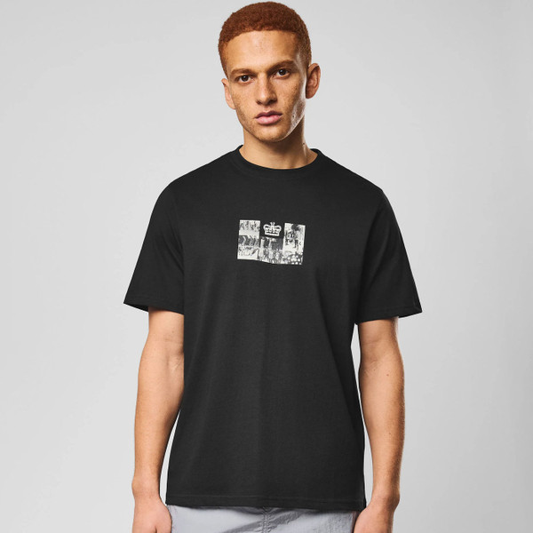Man wearing Weekend Offender Albion Print Mod T-Shirt in Black