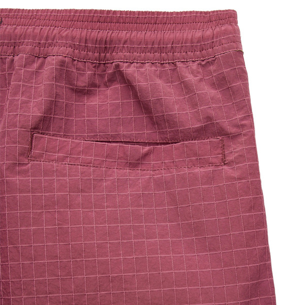 Weekend Offender Zemmouri Ripstop Cargo Shorts in Kirsch -  Back Welt Pocket Close Up