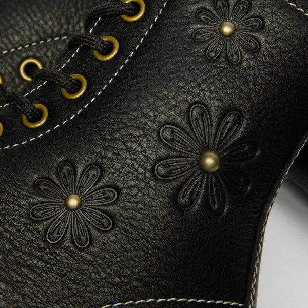 Dr Martens Women's 1460 Pascal Flower Retro Grizzly Leather Boots in Black - Floral Detail