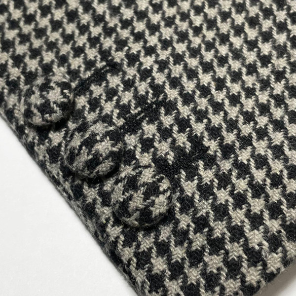Madcap England Dylan 60s Mod Dogtooth Brushed Wool Blend Suit Blazer Close Up Cuff