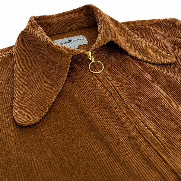 Close-up of the Ziggy Jacket oversized beagle collar with concealed zip fastening