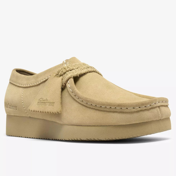 Clarks Originals Men's Wallabee Lite Shoes in Maple Suede - Single Shoe Angled View