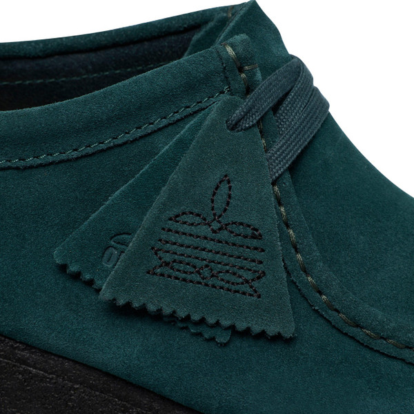 Clarks Originals Men's Wallabee Moccasin Shoes in Dark Teal Suede - Close Up Fob