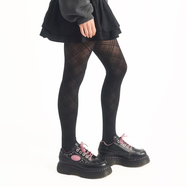 Dr Martens Buzz 5i HS Milled Gloss Leather Shoes - Hearts and Stars - Model View