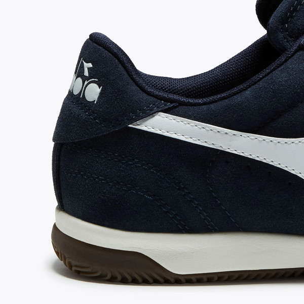 Diadora Seoul Indoor Suede Men's Trainers in Navy Tuareg - Close up heel and collar