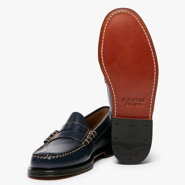 Bass Weejuns Heritage Larson Contrast Stitch Loafers in Navy Leather - Pair of shoes one showing sole