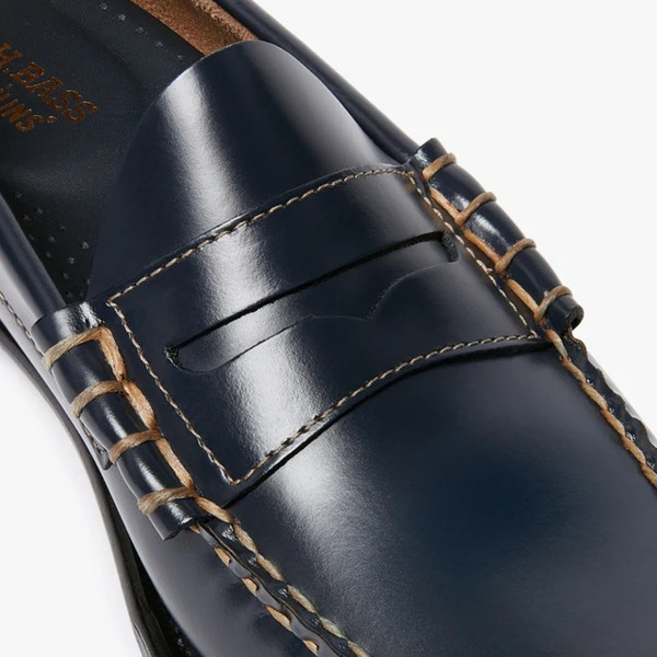 Bass Weejuns Heritage Larson Contrast Stitch Loafers in Navy Leather - Single shoe close up vamp