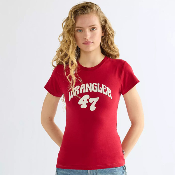 Model Wearing Wrangler Women's Slim Shrunken Band Tee in Chili Pepper - Front facing