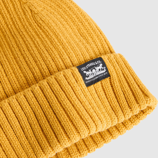 Levi's Sunset Ribbed Beanie Hat in Cool Yellow - Badge Detail