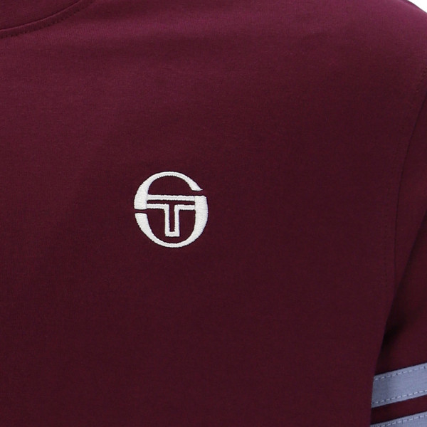 Logo on Sergio Tacchini Grello Sleeve Stripe T-shirt in Fig