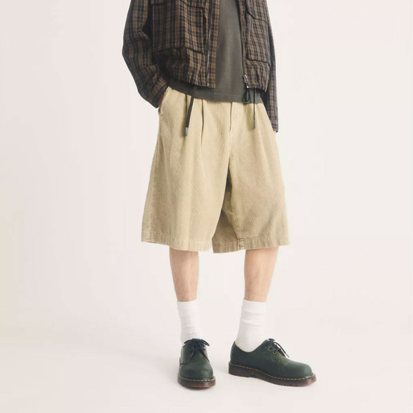 Man wearing Dr. Martens 1461 3-Eye Crazy Horse Leather Lace Up Oxford Shoes in DMs Green