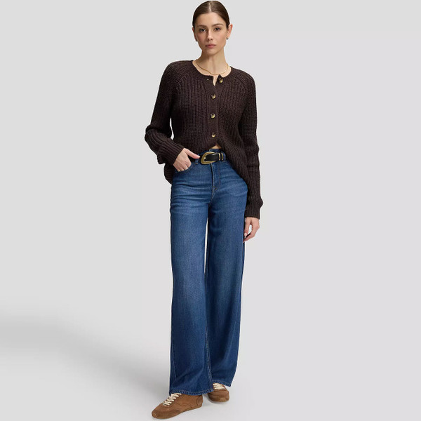 Woman wearing Lee Women’s Chunky Knitted Cardigan in Chocolate Torte