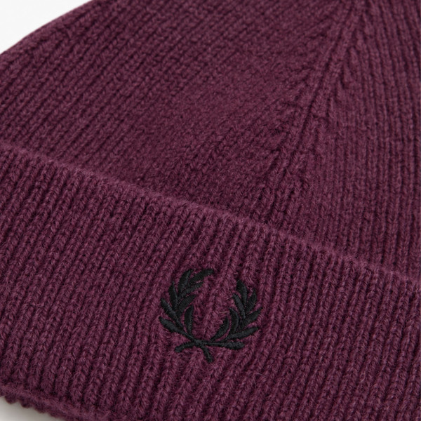 Laurel wreath logo on Fred Perry Men's Classic Knitted Wool Beanie Hat in Plum