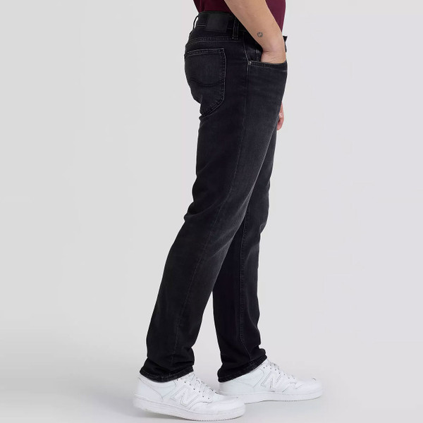 Side of Lee Daren Regular Straight Stretch Jeans in Playing With Matches Black