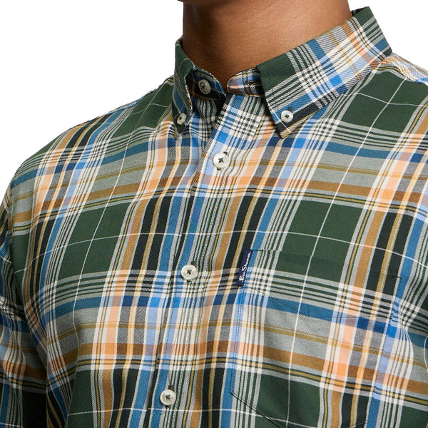 Ben Sherman Men's Mod Twill Check Button Down Shirt Bottle Green - Collar Detail
