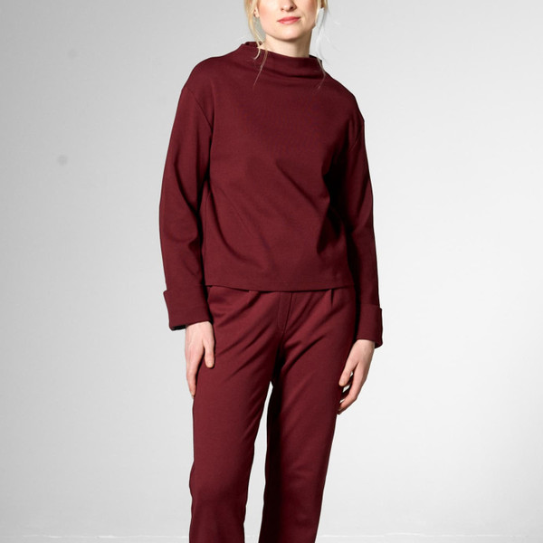 Woman wearing Mademoiselle YeYe Retro 60s Mod Shift Top in Zinfandel