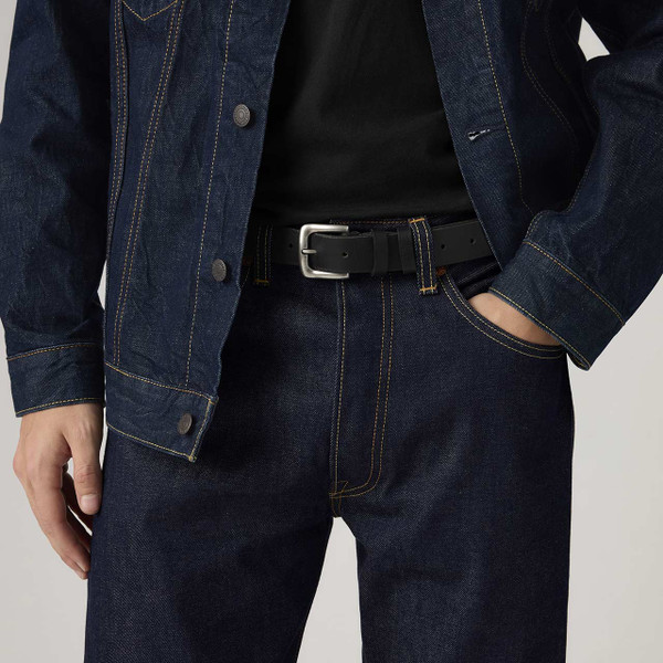 Levi's Addison Full Grain Leather Belt Black - Worn by Model