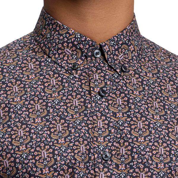 Ben Sherman Retro Intricate Floral Paisley Shirt in Black - Collar Detail