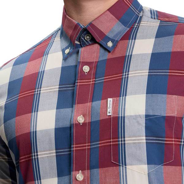 Ben Sherman Men's Mod Short Sleeve Gingham Overcheck Shirt in Dark Red - Collar Detail