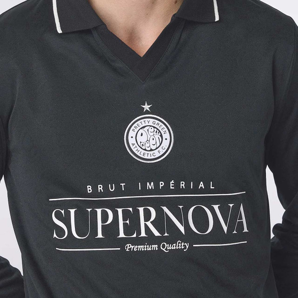 Pretty Green Supernova Skipper Neck Retro Football Top Black - Model Close Up