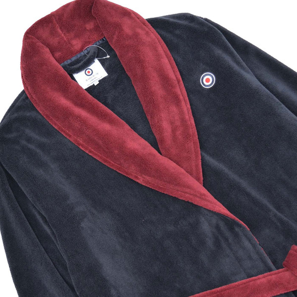 Contrast collar on Lambretta Clothing Men's Luxury Fleece Dressing Gown in Navy/Burgundy