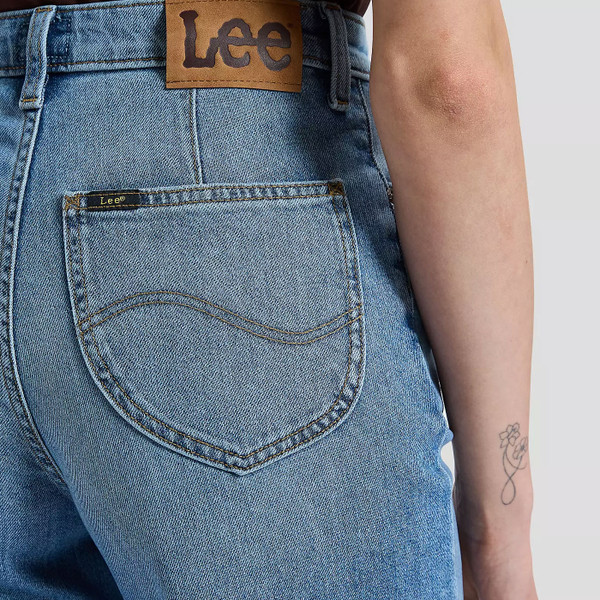 Back pocket detail on Lee Stella Women’s High Rise Wide Leg Denim Jeans in Budding Blue