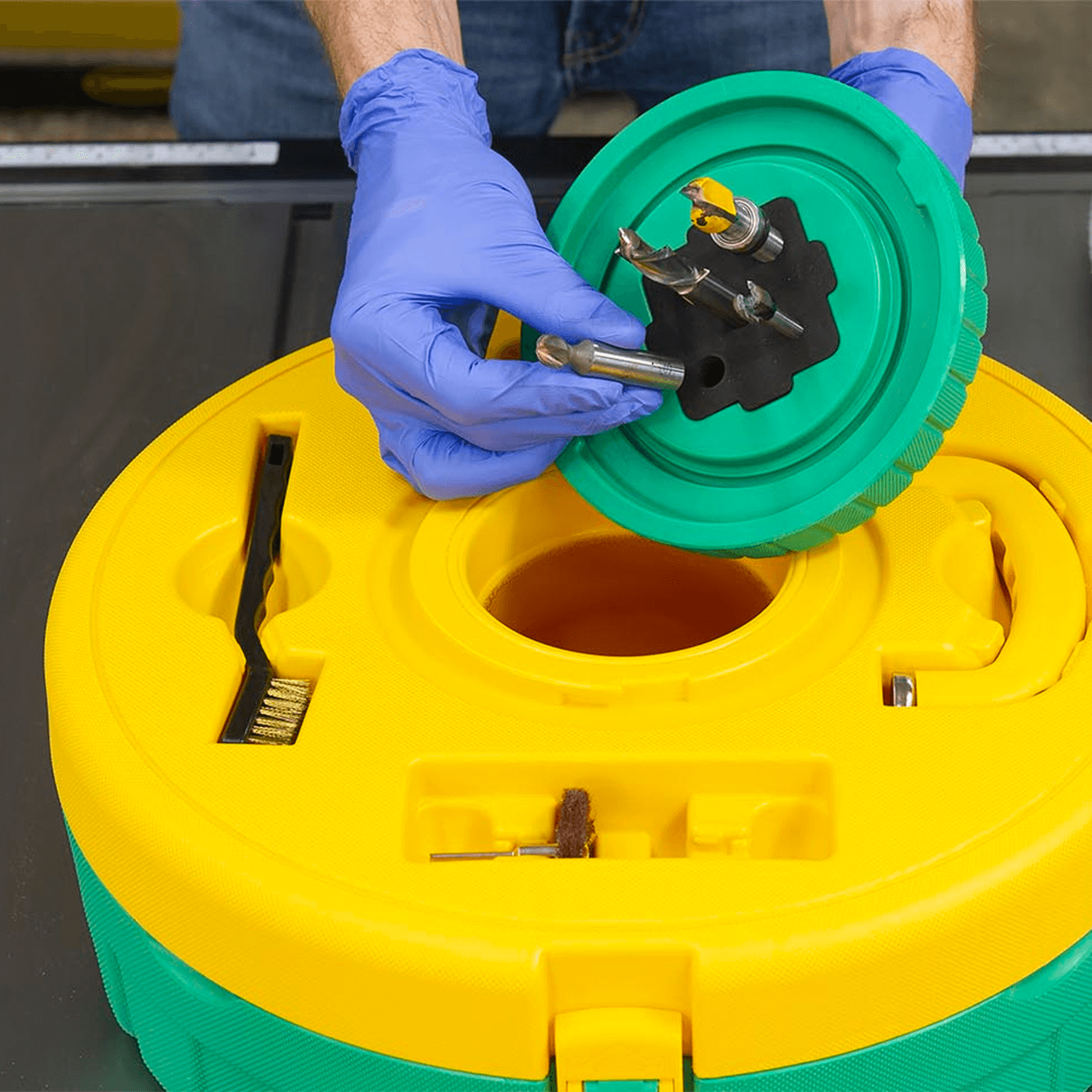 BLADECLEAN Blade & Bit Cleaning System