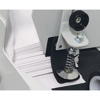 Adjustable envelope separator ensures accurate feeding