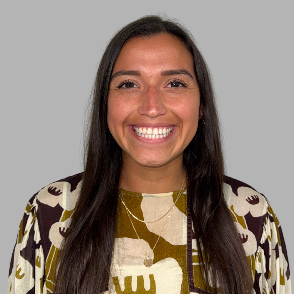 Gaby Larco, Customer Service Representative