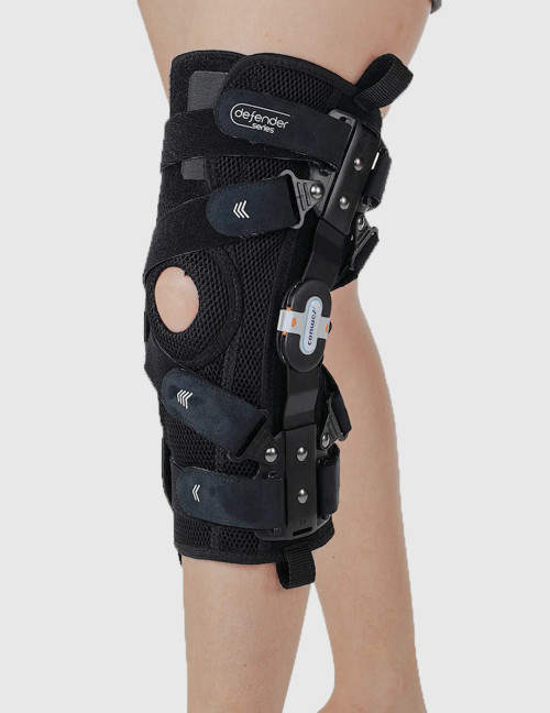 OA knee brace designed to help reduce pressure on the knee and support improved alignment during daily movement.