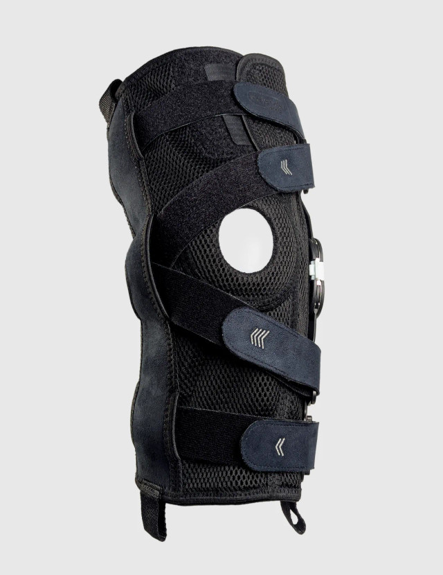 Supportive OA knee brace designed for long-term comfort and joint alignment.
