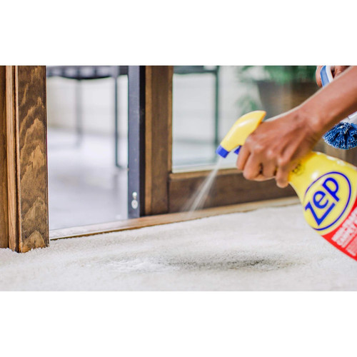 Zep Commercial ZUHTC32 High-Traffic Carpet Cleaner - 32 oz. Image 5