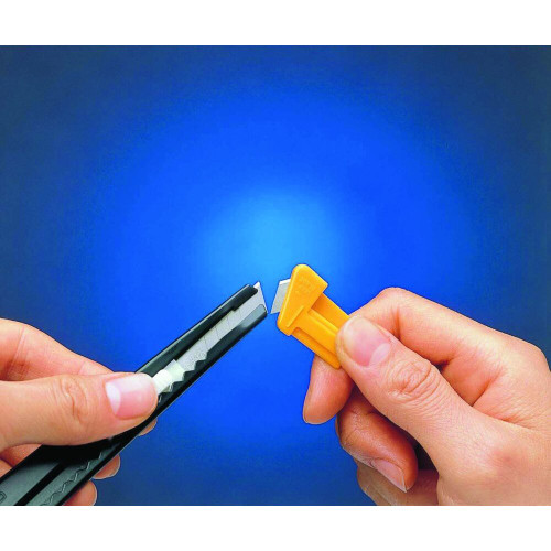 Olfa 5001  9mm Multi-Purpose Metal Handle Precision Snap-Blade Knife (180) Image 2