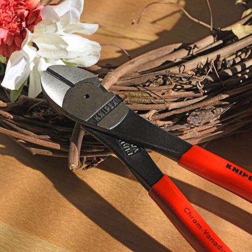 Knipex  7421250  10" High Leverage Angled Diagonal Cutters Image 3