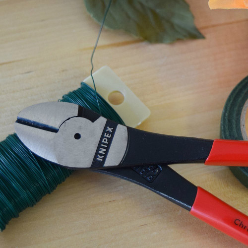 Knipex  7421250  10" High Leverage Angled Diagonal Cutters Image 4
