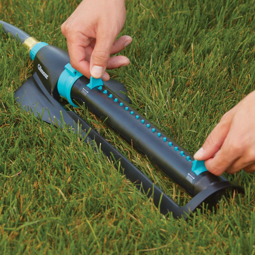Gilmour 883013-1011  Medium Duty Rectangular Sprinkler 4000 Sq Ft Image 2