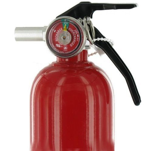 First Alert HOME1  1-A:10-B:C Rechargeable 2-1/2-lb Home Fire Extinguisher Image 2