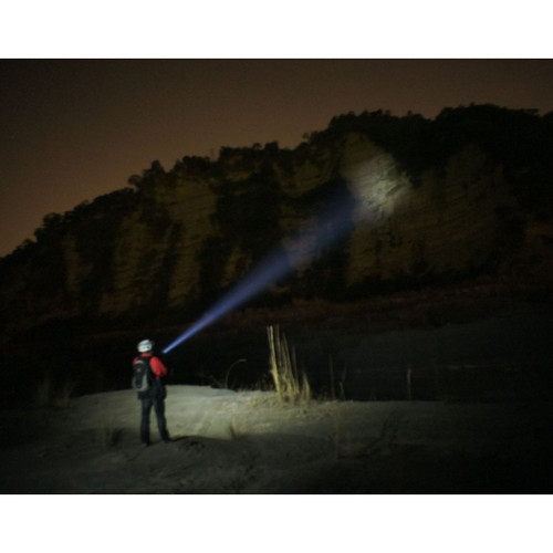 Dorcy 41-4356  Ultra HD 1300 Lumen Rechargeable LED Spotlight + Power Bank Image 3