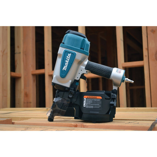 Makita AN902  1-3/4" to 3-1/2" Framing Coil Nailer Image 1