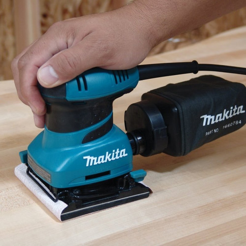 Makita BO4556K  4-1/2" Finishing Sander with Storage Case - 2 Amps Image 3