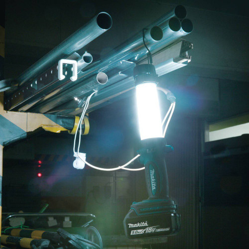 Makita DML806  18 Volt LXT Lithium-Ion Cordless L.E. D. Lantern-Flashlight (Flashlight Only) Image 2