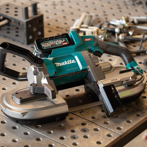 Makita GBP01M1  40V max XGT Brushless Cordless Deep Cut Portable Band Saw Kit (4.0Ah) Image 4