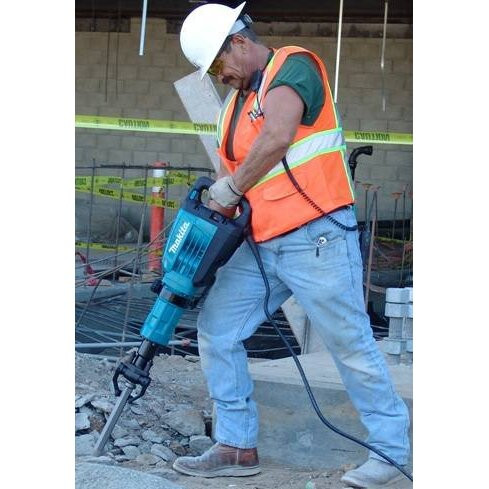 Makita HM1307CB  35-lb Demolition Hammer with Case - 1-1/8" Hex Shank Image 2